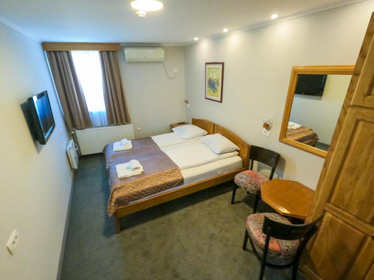 Pansion Stari Grad Hotel SJJ Buitenkant foto