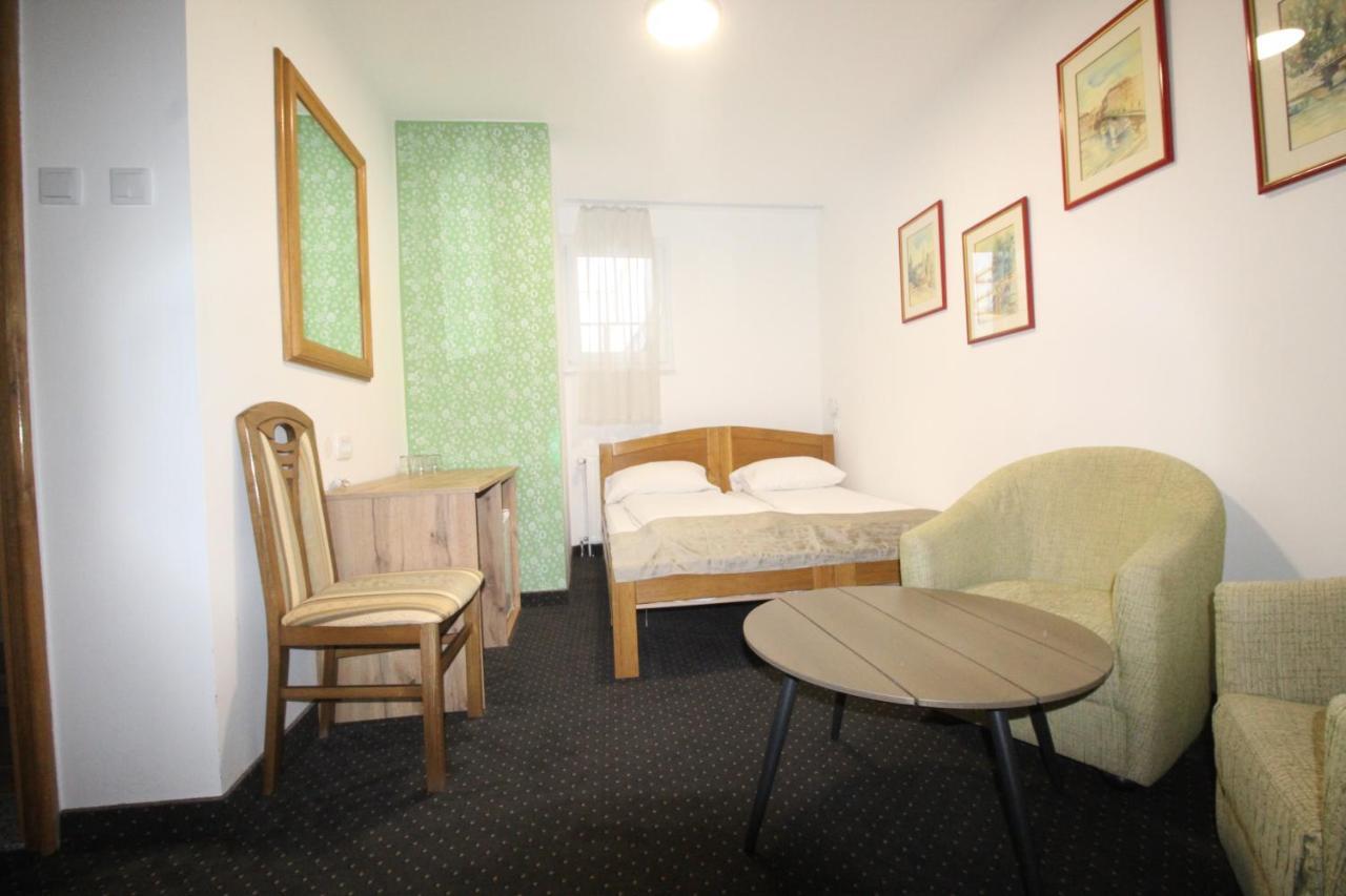 Pansion Stari Grad Hotel SJJ Buitenkant foto